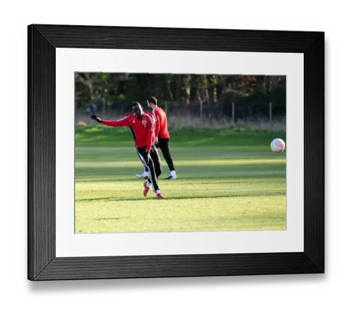 Framed Print : Bristol City First Team Training: Session 11, January 2011 - Season 10-11 Framed Print : Bristol City First Team Training: Session 11, January 2011 - Season 10-11
