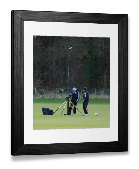 Framed Print : Bristol City First Team: Training Session, January 2011 - Gear Up for Season 10-11 Framed Print : Bristol City First Team: Training Session, January 2011 - Gear Up for Season 10-11