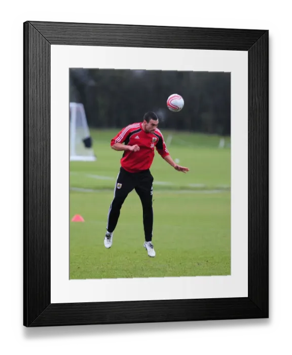 Framed Print : Bristol City First Team: January Training 2011 - Gearing Up for Season 10-11 Framed Print : Bristol City First Team: January Training 2011 - Gearing Up for Season 10-11