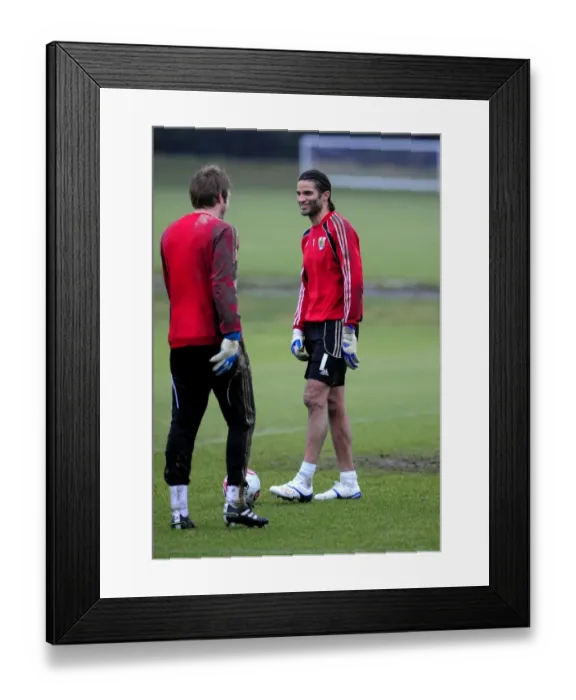 Framed Print : Bristol City First Team Training - January 13, 2011 (Season 10-11) Framed Print : Bristol City First Team Training - January 13, 2011 (Season 10-11)