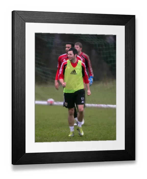 Framed Print : Bristol City First Team Training - January 13, 2011 (Season 10-11) Framed Print : Bristol City First Team Training - January 13, 2011 (Season 10-11)