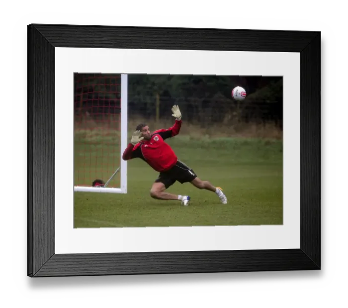 Framed Print : Bristol City First Team Training - January 13, 2011 (Season 10-11) Framed Print : Bristol City First Team Training - January 13, 2011 (Season 10-11)