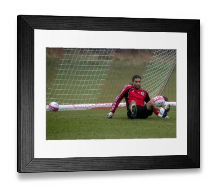 Framed Print : Bristol City First Team Training: January 13, 2011 - Season 10-11 Framed Print : Bristol City First Team Training: January 13, 2011 - Season 10-11