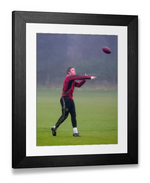 Framed Print : Bristol City First Team: Gearing Up for the 2010-11 Season - January Training Framed Print : Bristol City First Team: Gearing Up for the 2010-11 Season - January Training