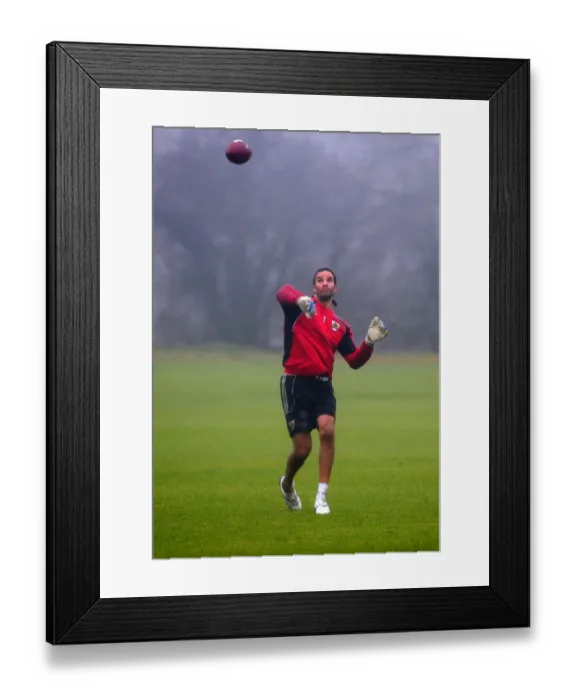Framed Print : Bristol City First Team: Gearing Up for Season 10-11 - January Training Session (13th, 2011) Framed Print : Bristol City First Team: Gearing Up for Season 10-11 - January Training Session (13th, 2011)