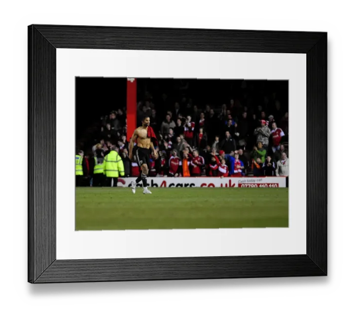 Framed Print : David James Red Card Shock: Bristol City Goalkeeper Dismissed in Championship Clash Against Middlesbrough (15 / 01 / 2011) Framed Print : David James Red Card Shock: Bristol City Goalkeeper Dismissed in Championship Clash Against Middlesbrough (15 / 01 / 2011)