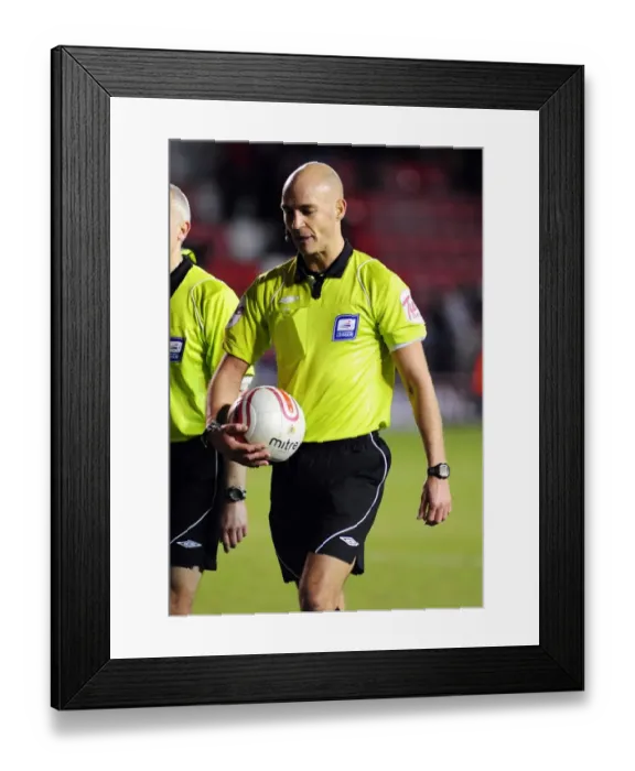 Framed Print : Bristol City vs. Middlesbrough, Championship Clash at Ashton Gate Stadium (Referee Darren Drysdale, 15 / 01 / 2011) Framed Print : Bristol City vs. Middlesbrough, Championship Clash at Ashton Gate Stadium (Referee Darren Drysdale, 15 / 01 / 2011)