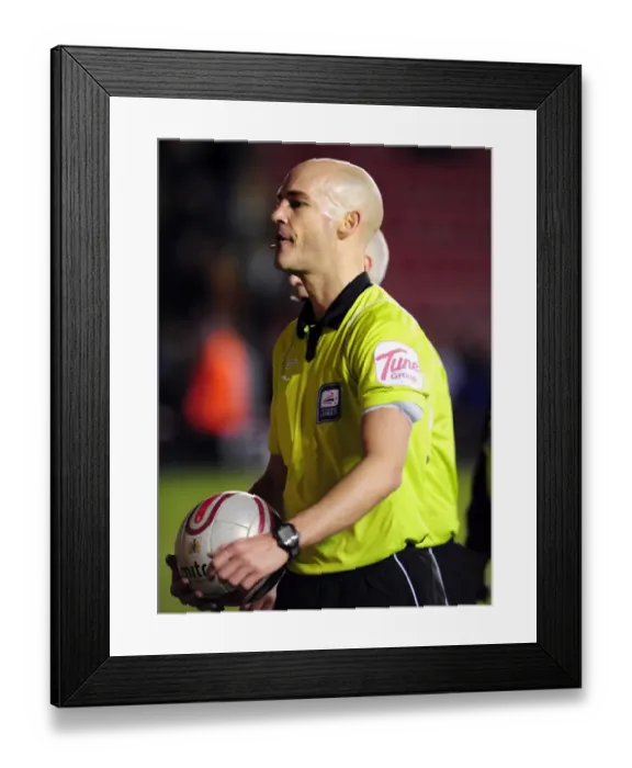 Framed Print : Championship Showdown: Bristol City vs Middlesbrough at Ashton Gate Stadium (Darren Drysdale Referees)