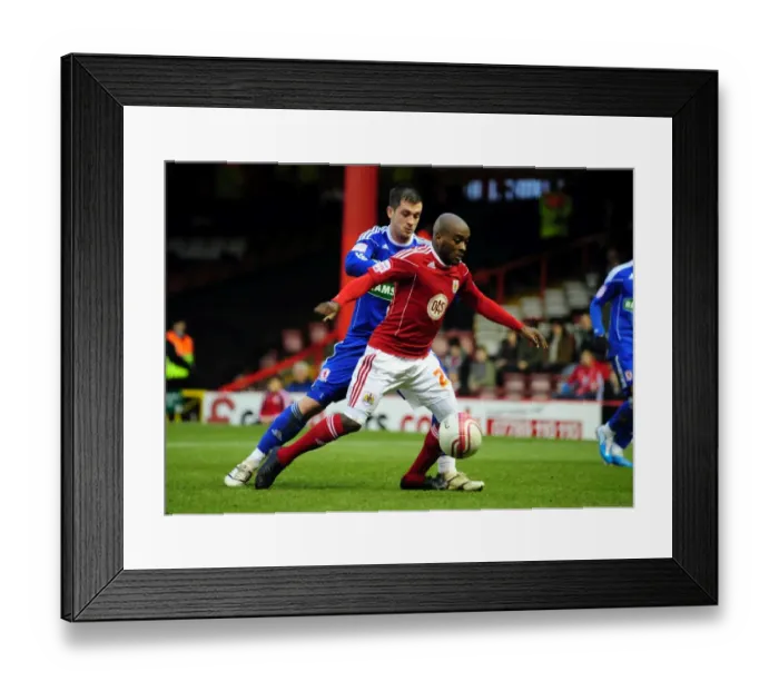 Framed Print : Bristol City vs Middlesbrough: 2010-11 Football Showdown