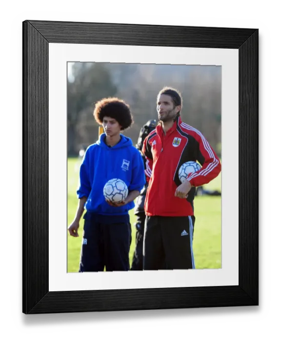 Framed Print : David James Visits Ashton Park School with Bristol City FC: A Memorable Day for Young Fans - Season 10-11