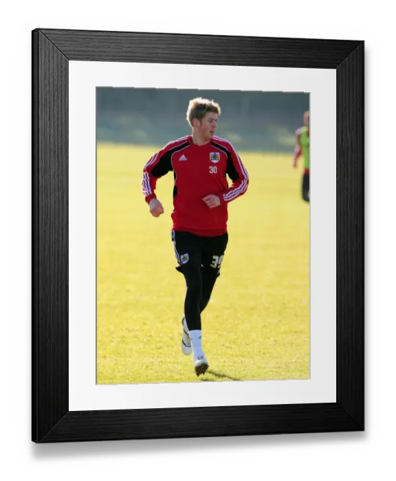 Framed Print : Bristol City First Team: Training Session, January 2011 - Season 10-11 Framed Print : Bristol City First Team: Training Session, January 2011 - Season 10-11