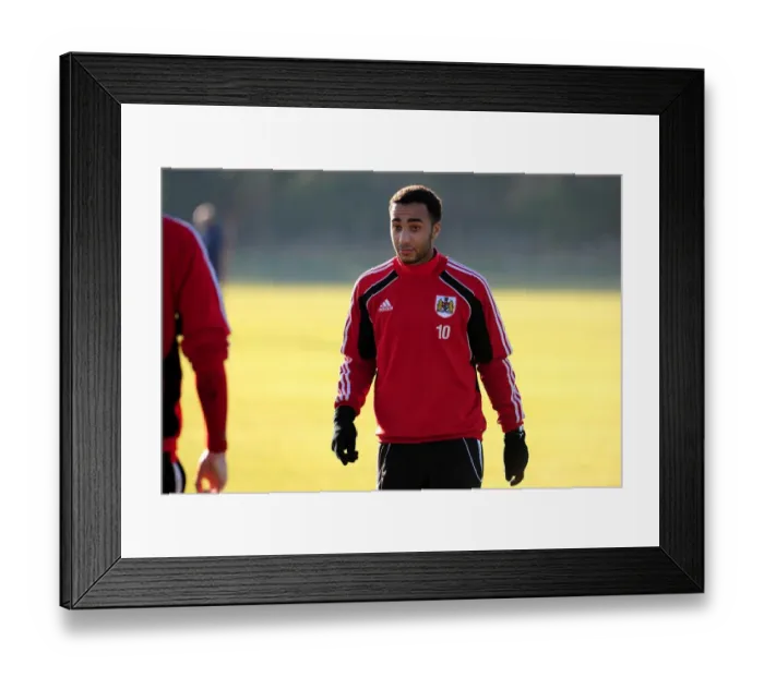 Framed Print : Bristol City First Team: Gearing Up for Season 10-11 - Training Session (January 20, 2011)