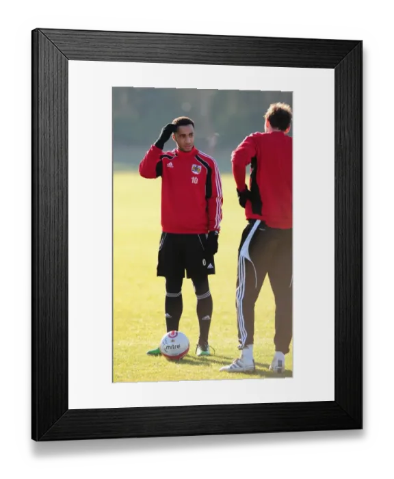 Framed Print : Bristol City First Team: Season 10-11: Training 20-01-11 Framed Print : Bristol City First Team: Season 10-11: Training 20-01-11