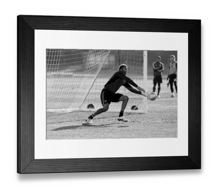 Framed Print : Bristol City First Team: Training Session - January 2011 (Season 10-11) Framed Print : Bristol City First Team: Training Session - January 2011 (Season 10-11)