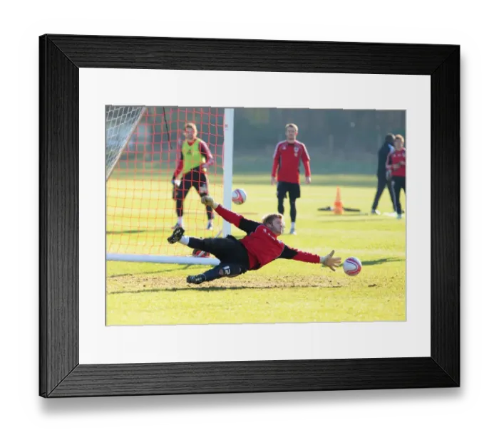 Framed Print : Bristol City First Team: January Training 20-01-11 - Gearing Up for Season 10-11 Framed Print : Bristol City First Team: January Training 20-01-11 - Gearing Up for Season 10-11