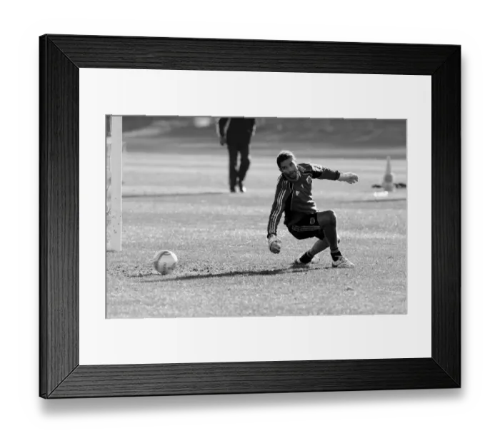 Framed Print : Bristol City First Team: Training - January 2011 (Season 10-11)