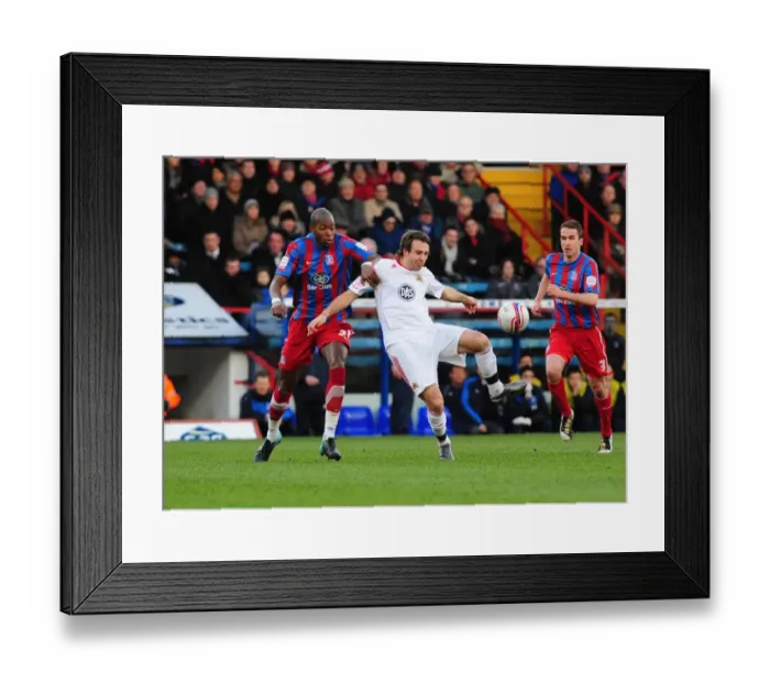 Framed Print : Battling for Supremacy: Brett Pitman vs. Anthony Gardner in Championship Clash between Crystal Palace and Bristol City (January 2011)