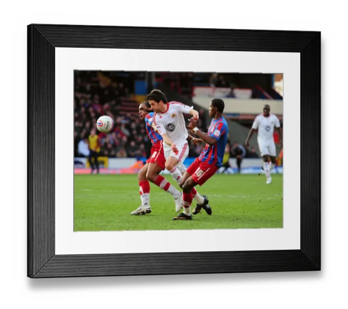 Framed Print : Battling for Supremacy: Cole Skuse vs. Wilfried Zaha - Crystal Palace vs. Bristol City, Championship 2011 Framed Print : Battling for Supremacy: Cole Skuse vs. Wilfried Zaha - Crystal Palace vs. Bristol City, Championship 2011