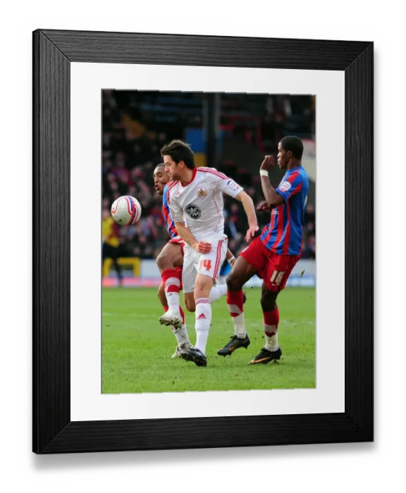 Framed Print : Battling for Control: Skuse vs. Zaha - Crystal Palace vs. Bristol City, Championship 2011 Framed Print : Battling for Control: Skuse vs. Zaha - Crystal Palace vs. Bristol City, Championship 2011