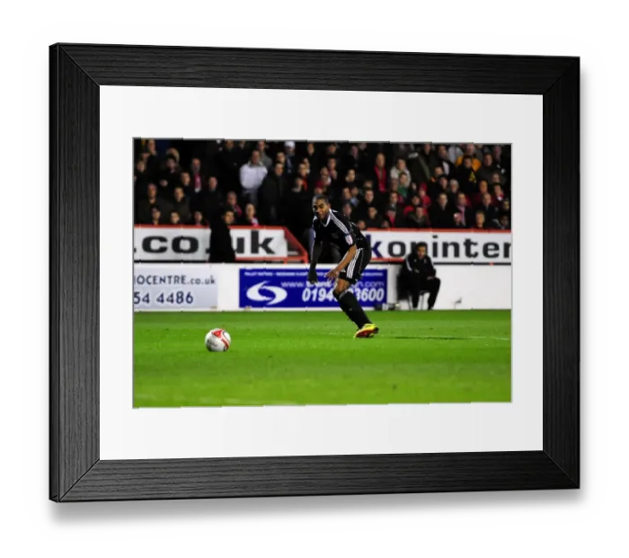 Framed Print : Marvin Elliott's Powerful Shot Against Nottingham Forest, Football, Npower Championship, 2011