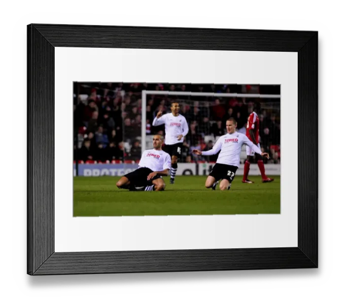 Framed Print : Pratley's Stunner: Swansea's Win at Ashton Gate, 01-02-2011 (Bristol City vs Swansea City, Football Championship)