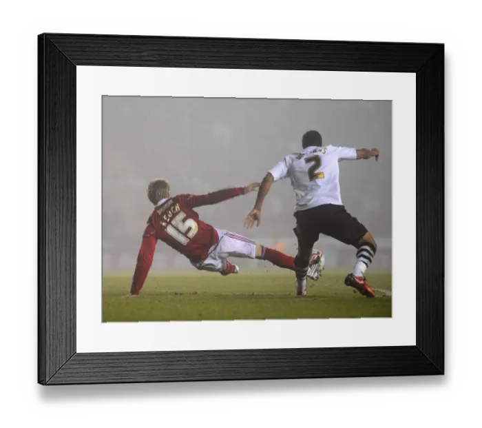 Framed Print : Controversial Penalty Call: Andy Keogh Felled in Bristol City vs Swansea City (01 / 02 / 2011) Framed Print : Controversial Penalty Call: Andy Keogh Felled in Bristol City vs Swansea City (01 / 02 / 2011)