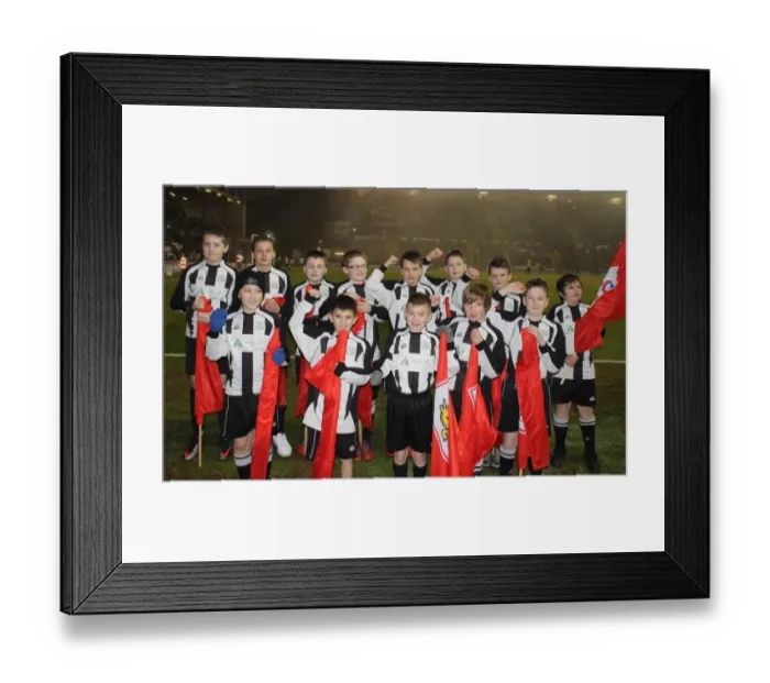 Framed Print : Bristol City First Team: Season 10-11: Bristol City v Swansea City Framed Print : Bristol City First Team: Season 10-11: Bristol City v Swansea City