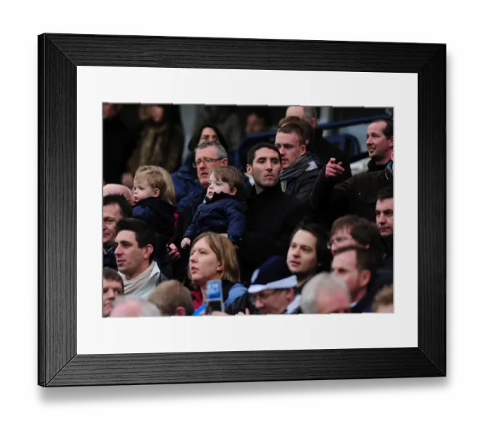 Framed Print : Bradley Orr Returns: Preston v Bristol City Championship Clash at Deepdale Stadium (05 / 02 / 2011)