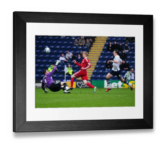 Framed Print : Bristol Citys Andy Keogh scores the first goal of the game - - 05 / 02 / 2011 - SPORT - FOOTBALL - Championship - Leeds Framed Print : Bristol Citys Andy Keogh scores the first goal of the game - - 05 / 02 / 2011 - SPORT - FOOTBALL - Championship - Leeds