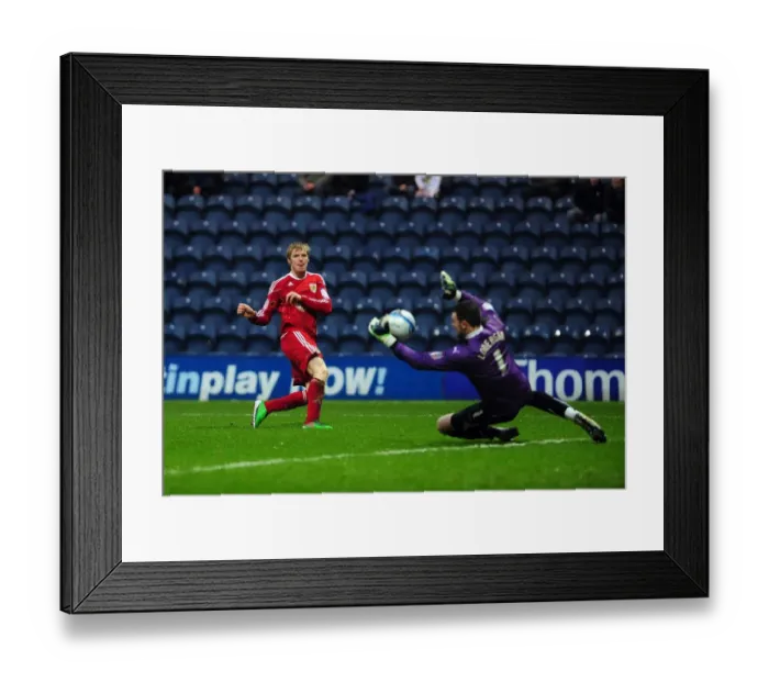 Framed Print : Championship Showdown: Leeds United vs. Bristol City - 5th February 2011 (Football: Bristol City at Preston North End's Deepdale Stadium)