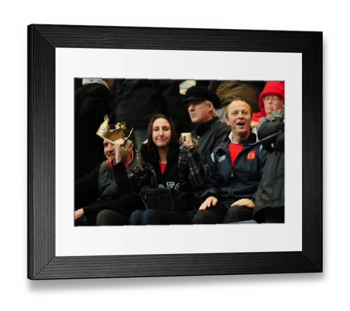 Framed Print : Championship Showdown: Passionate Bristol City Fans at Preston North End (05 / 02 / 2011)