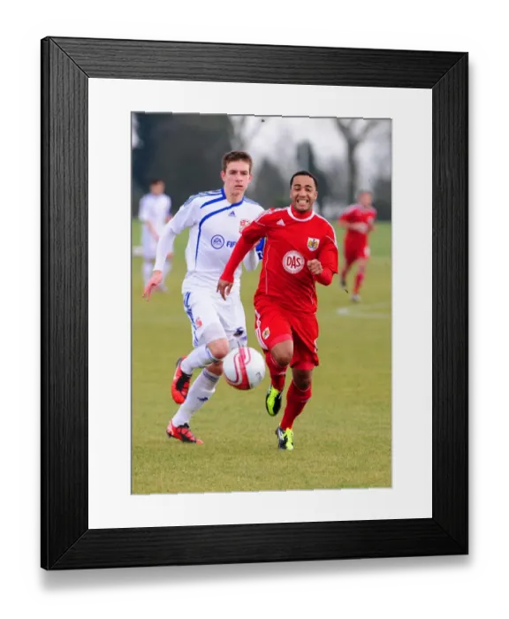 Framed Print : Nicky Maynard in Action: Bristol City vs Swindon Reserves Framed Print : Nicky Maynard in Action: Bristol City vs Swindon Reserves