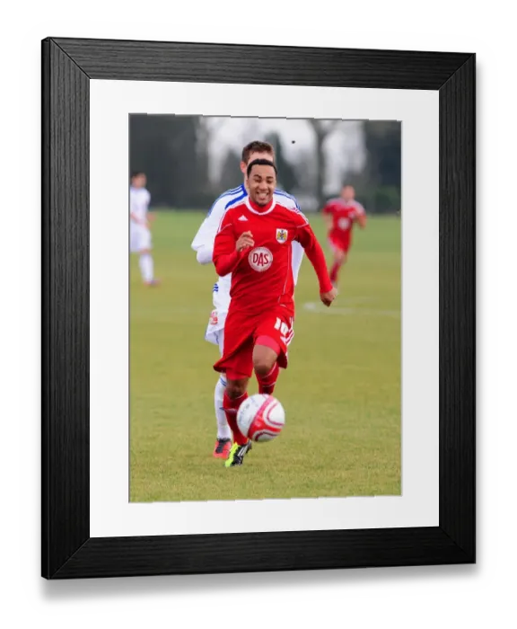 Framed Print : Nicky Maynard in Action: Bristol City Reserves vs Swindon Reserves Framed Print : Nicky Maynard in Action: Bristol City Reserves vs Swindon Reserves