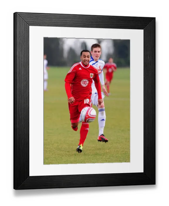 Framed Print : Nicky Maynard in Action: Bristol City Reserves vs Swindon Reserves Framed Print : Nicky Maynard in Action: Bristol City Reserves vs Swindon Reserves