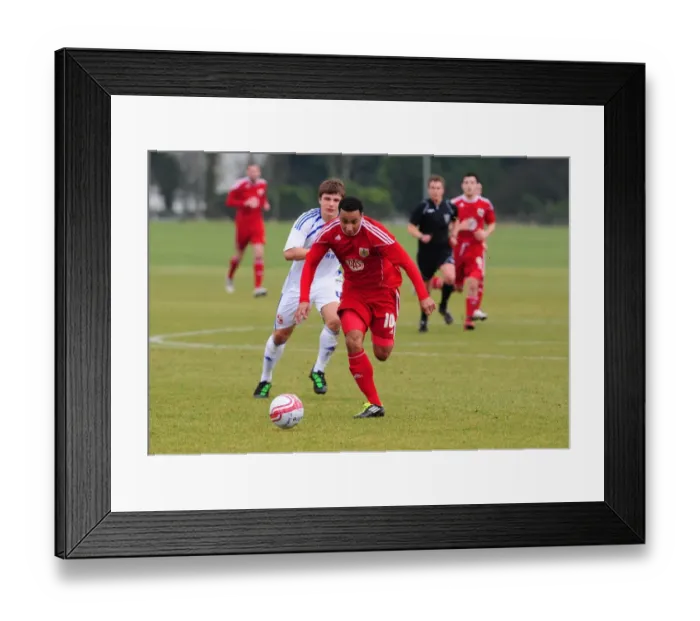 Framed Print : Nicky Maynard in Action: Bristol City vs Swindon Reserves