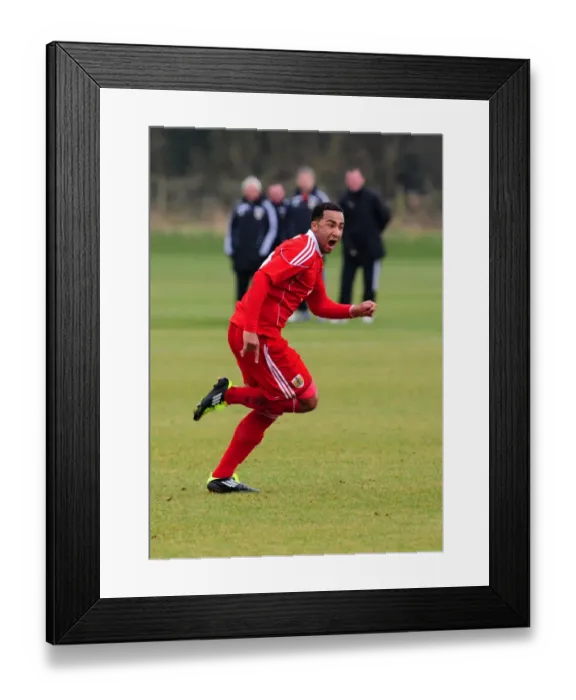 Framed Print : Nicky Maynard: In Action for Bristol City Against Swindon Reserves