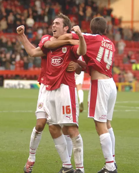 Richard Keogh: Focused and Determined in Bristol City Football Club Colors