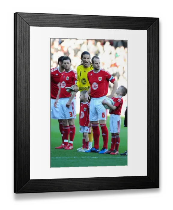 Framed Print : Championship Showdown: Bristol City vs Leeds United at Ashton Gate Stadium (12 / 02 / 2011) Framed Print : Championship Showdown: Bristol City vs Leeds United at Ashton Gate Stadium (12 / 02 / 2011)