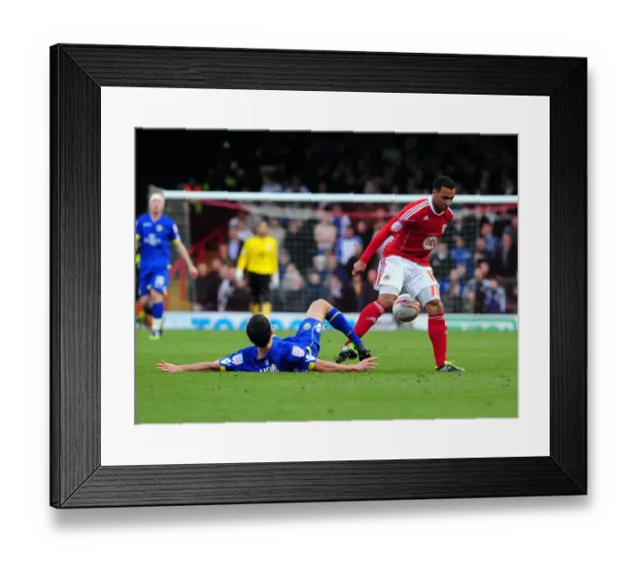 Framed Print : Thrilling Nicky Maynard Goal: Championship Showdown - Bristol City vs. Leeds United (12 / 02 / 2011) Framed Print : Thrilling Nicky Maynard Goal: Championship Showdown - Bristol City vs. Leeds United (12 / 02 / 2011)