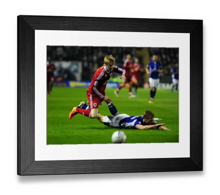 Framed Print : Battling for the Ball: Mee vs. Clarkson in the Intense Championship Clash between Leicester City and Bristol City (18 / 02 / 2011)