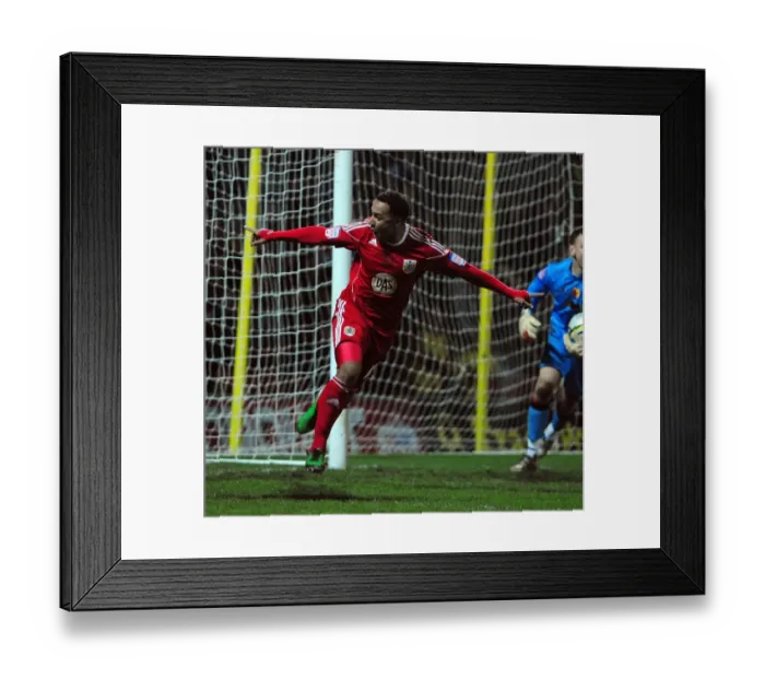 Framed Print : Nicky Maynard Scores the Equalizer: Watford vs. Bristol City, Championship 2011 Framed Print : Nicky Maynard Scores the Equalizer: Watford vs. Bristol City, Championship 2011