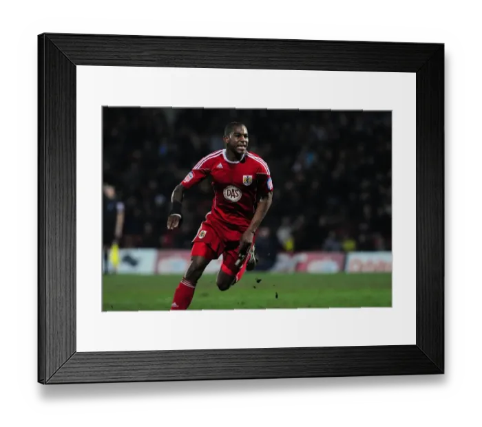 Framed Print : Marvin Elliott's Brace: Championship Battle at Vicarage Road (2011) - Watford vs. Bristol City Framed Print : Marvin Elliott's Brace: Championship Battle at Vicarage Road (2011) - Watford vs. Bristol City