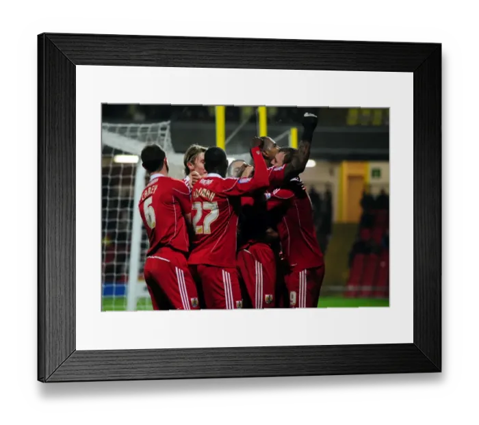 Framed Print : Championship Clash: Marvin Elliott's Brace for Bristol City at Vicarage Road (2011)