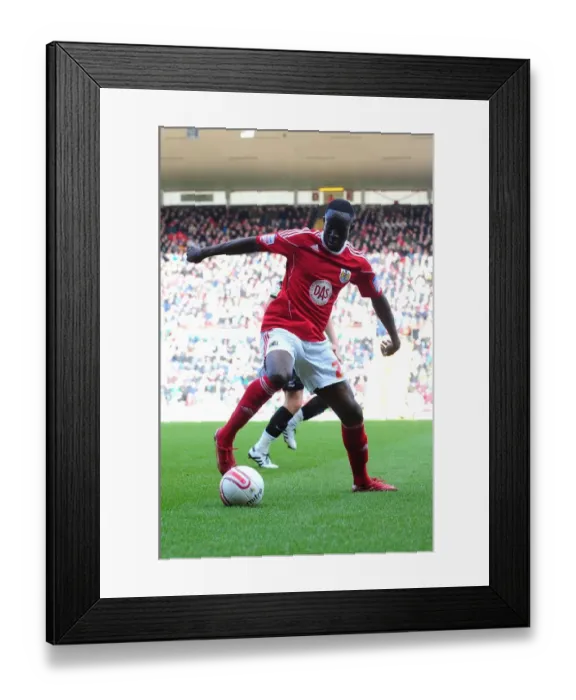 Framed Print : Adomah in Action: Bristol City vs Scunthorpe United, Championship 2010 Framed Print : Adomah in Action: Bristol City vs Scunthorpe United, Championship 2010