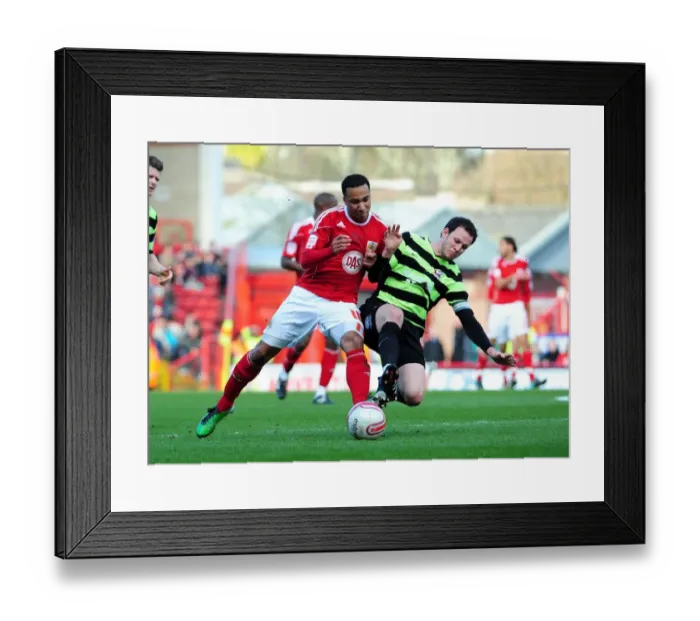 Framed Print : Bristol City's Nicky Maynard Fouled by Sam Togwell during Championship Match vs Scunthorpe United (26 / 02 / 2010) Framed Print : Bristol City's Nicky Maynard Fouled by Sam Togwell during Championship Match vs Scunthorpe United (26 / 02 / 2010)