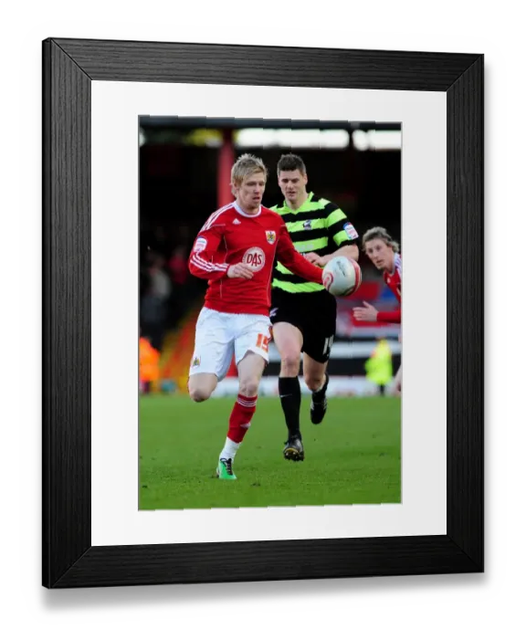 Framed Print : Andy Keogh in Action: Bristol City vs Scunthorpe United, Championship 2010 Framed Print : Andy Keogh in Action: Bristol City vs Scunthorpe United, Championship 2010