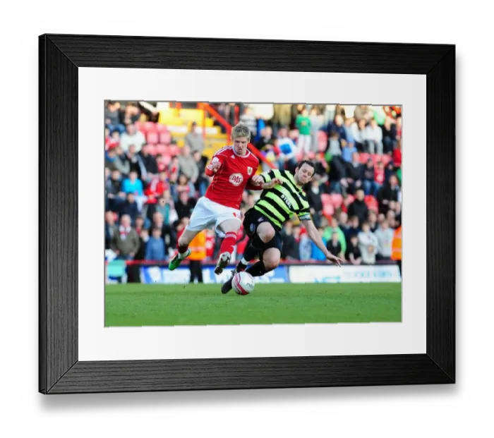 Framed Print : Championship Showdown: Keogh Fouled by Togwell - Bristol City vs Scunthorpe United (February 2010)