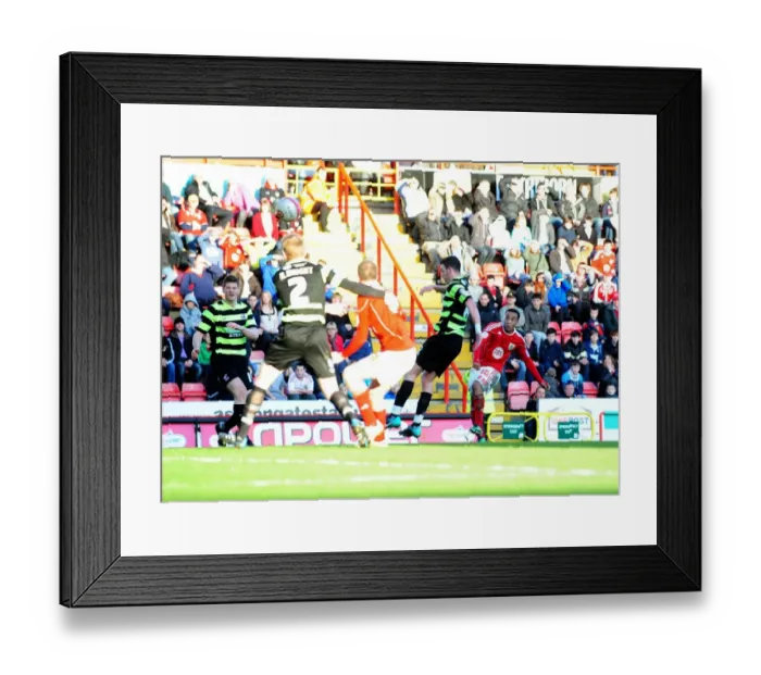 Framed Print : Nicky Maynard's Long-Range Effort Against Scunthorpe United - Bristol City Championship Match, 2010 Framed Print : Nicky Maynard's Long-Range Effort Against Scunthorpe United - Bristol City Championship Match, 2010