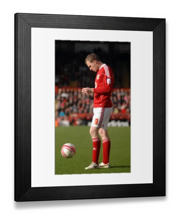 Framed Print : Bristol City vs Scunthorpe United: 2010-11 Season Showdown Framed Print : Bristol City vs Scunthorpe United: 2010-11 Season Showdown