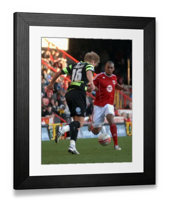 Framed Print : Bristol City vs Scunthorpe United: 2010-11 Season Showdown